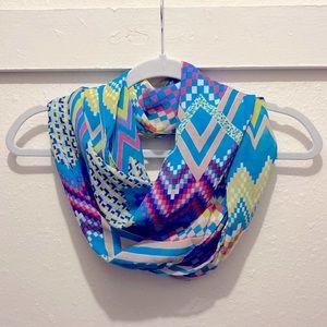 NWOT Fashion Infinity scarf